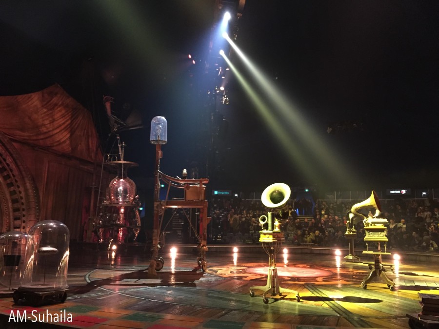 The stage, all calm before the nerve-wrecking storm